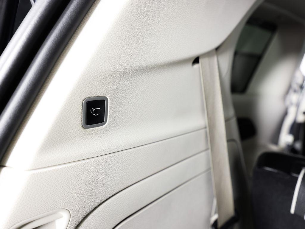 Chrysler Pacifica Hybrid Touring L FWD 2023