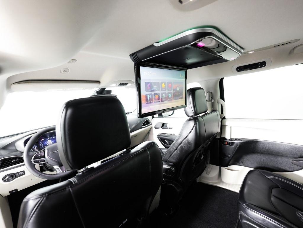 Chrysler Pacifica Hybrid Touring L FWD 2023