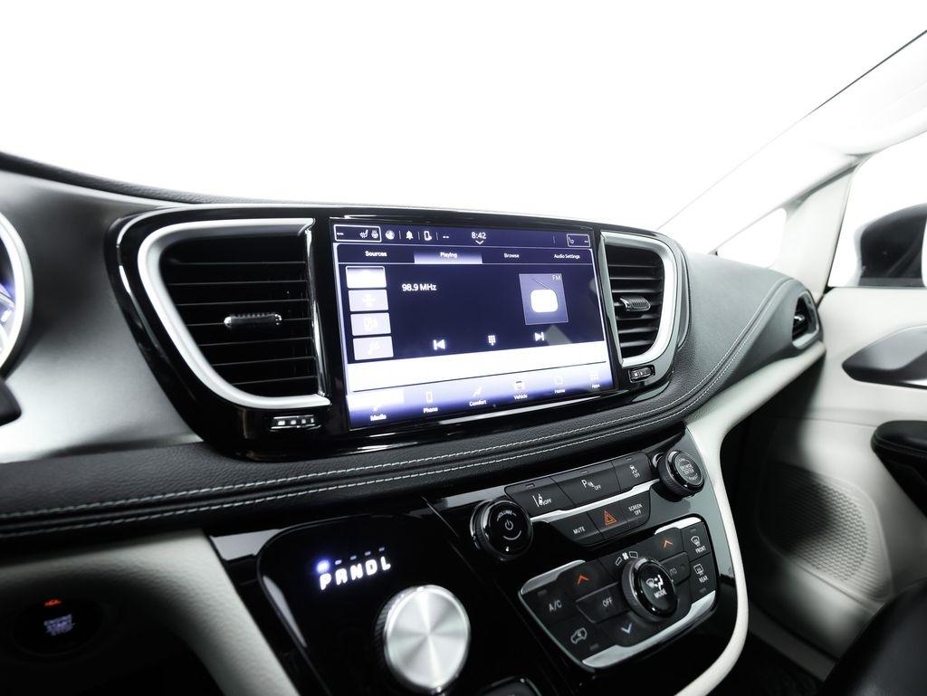Chrysler Pacifica Hybrid Touring L FWD 2023