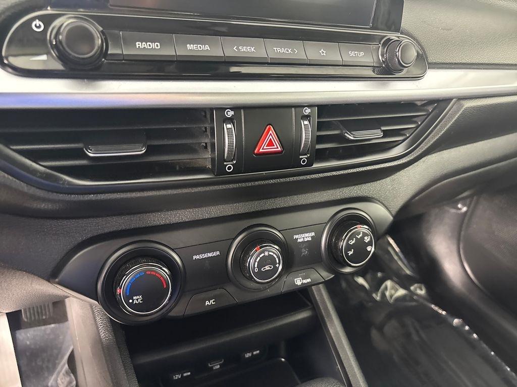 Kia Forte LXS IVT 2023