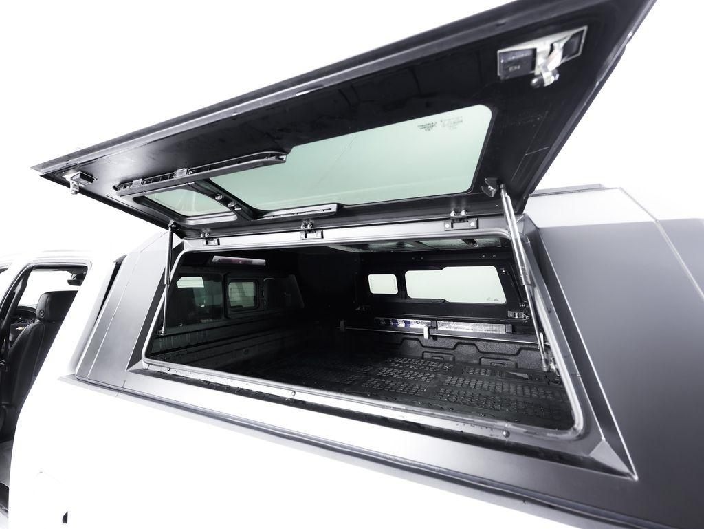 Chevrolet Silverado 3500HD 4WD Crew Cab 159" High Country 2022