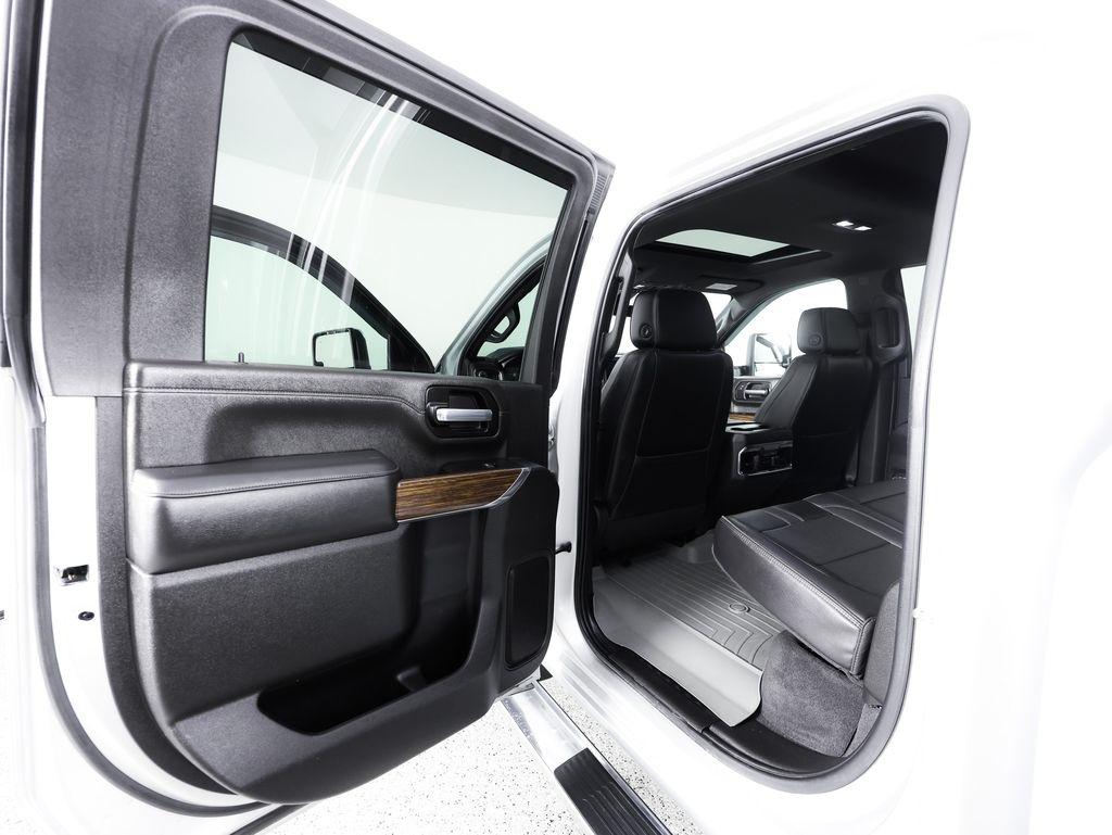 Chevrolet Silverado 3500HD 4WD Crew Cab 159" High Country 2022
