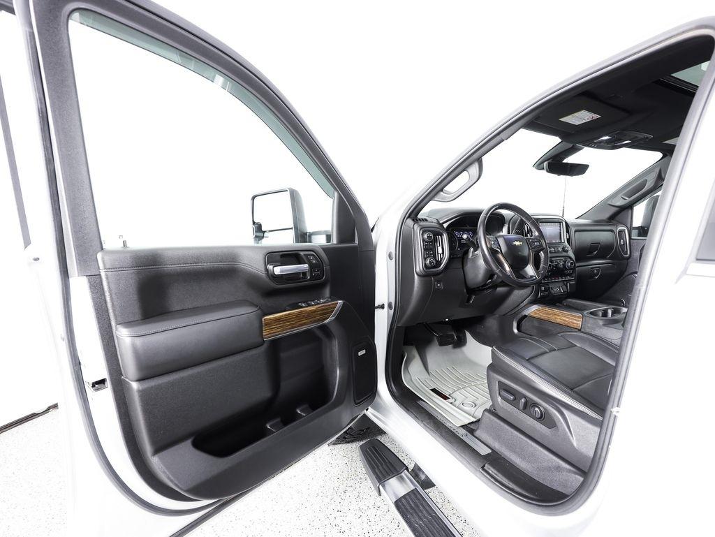 Chevrolet Silverado 3500HD 4WD Crew Cab 159" High Country 2022