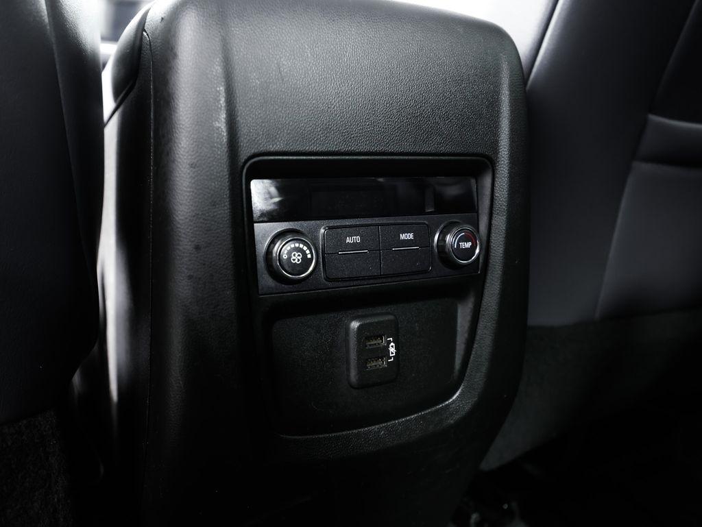 Buick Enclave FWD 4dr Essence 2021