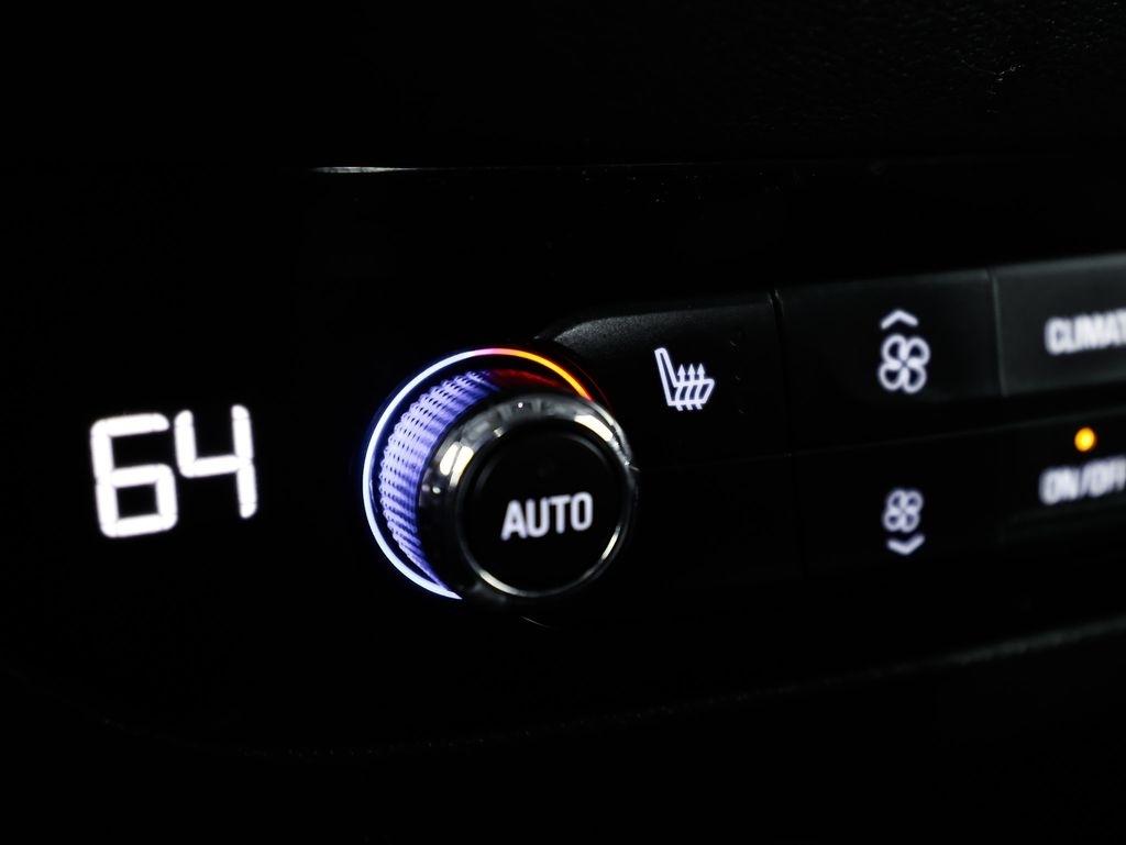 Buick Enclave FWD 4dr Essence 2021
