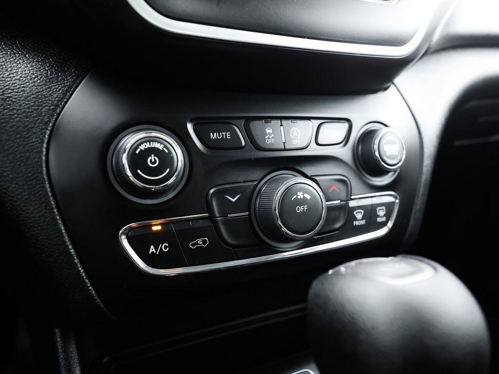 Jeep Cherokee Latitude FWD 2019