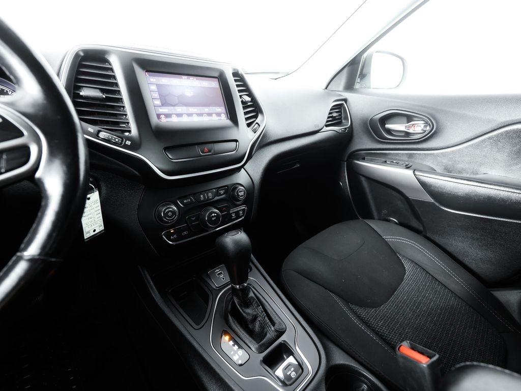 Jeep Cherokee Latitude FWD 2019