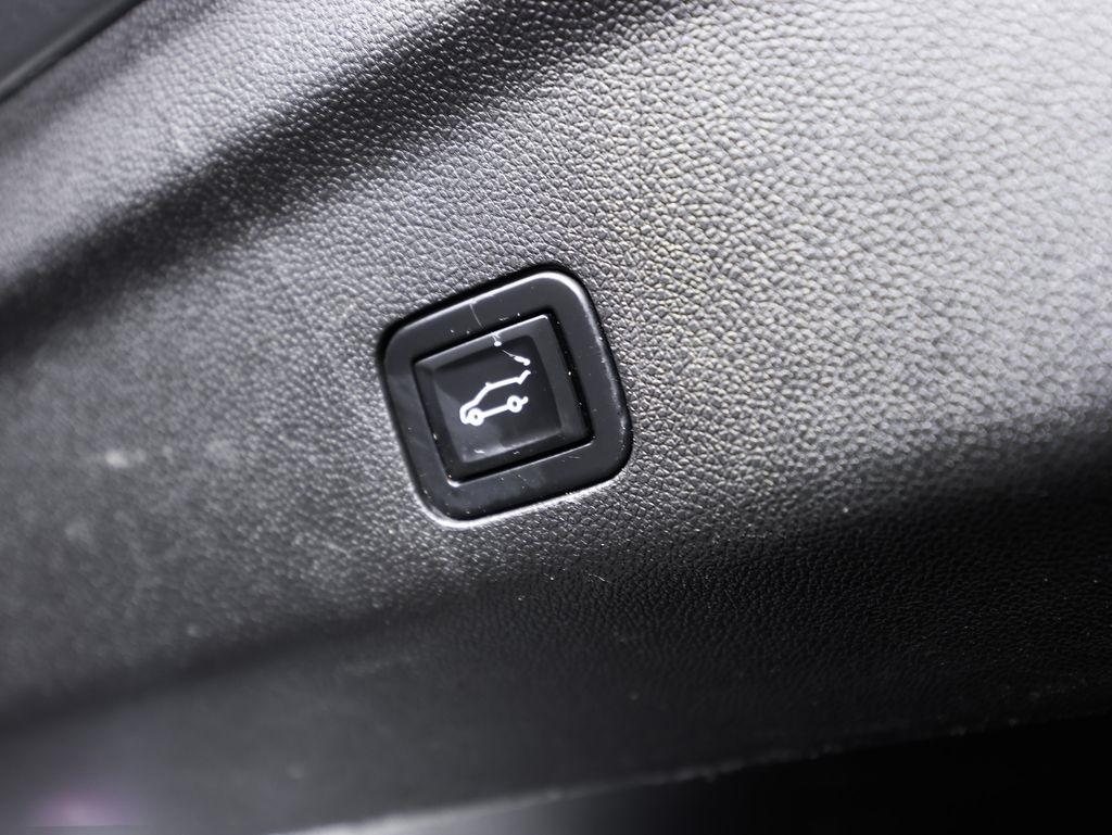 Chevrolet Tahoe 4WD 4dr LT 2021
