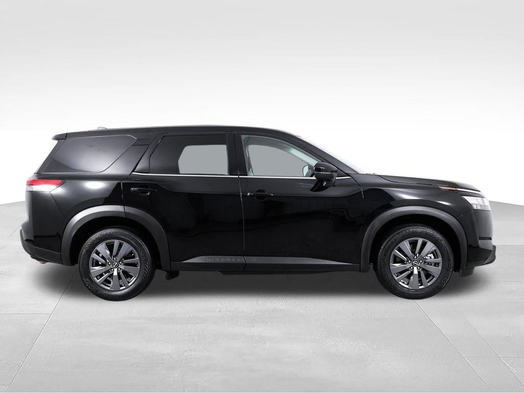 Nissan Pathfinder S 2WD 2022