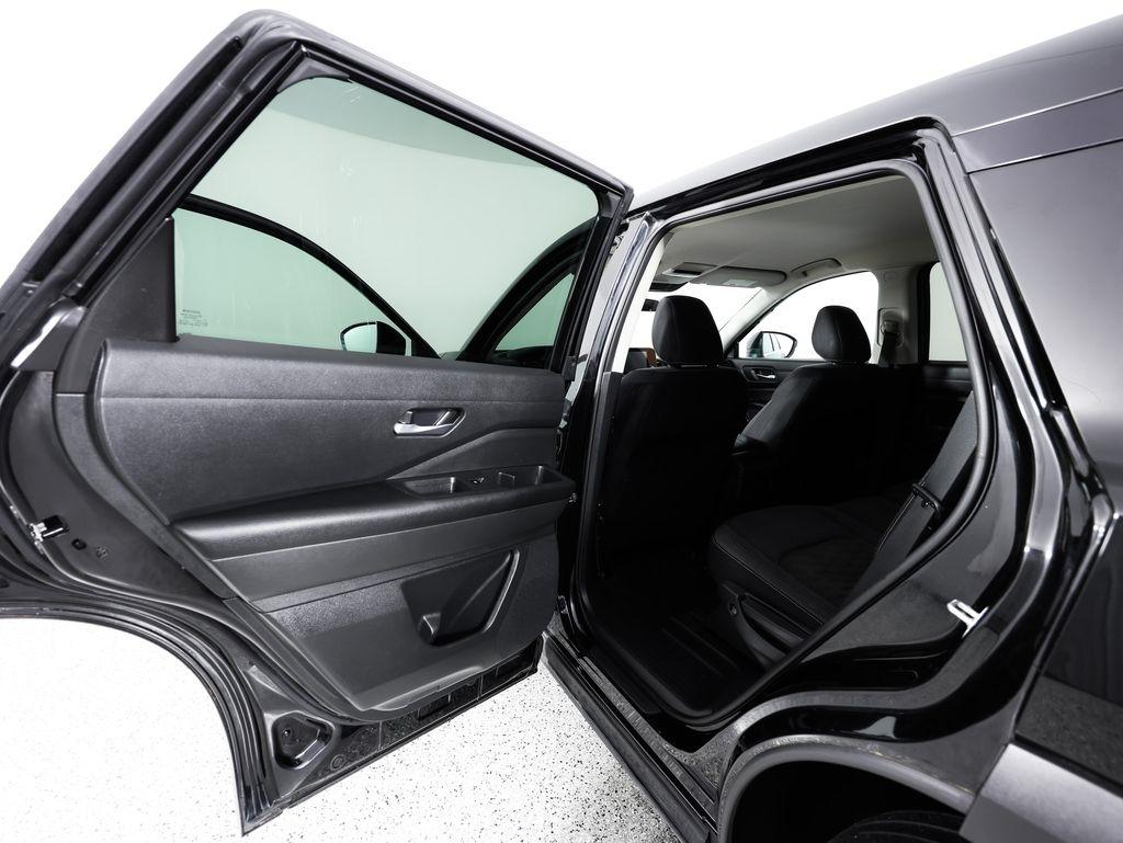 Nissan Pathfinder S 2WD 2022
