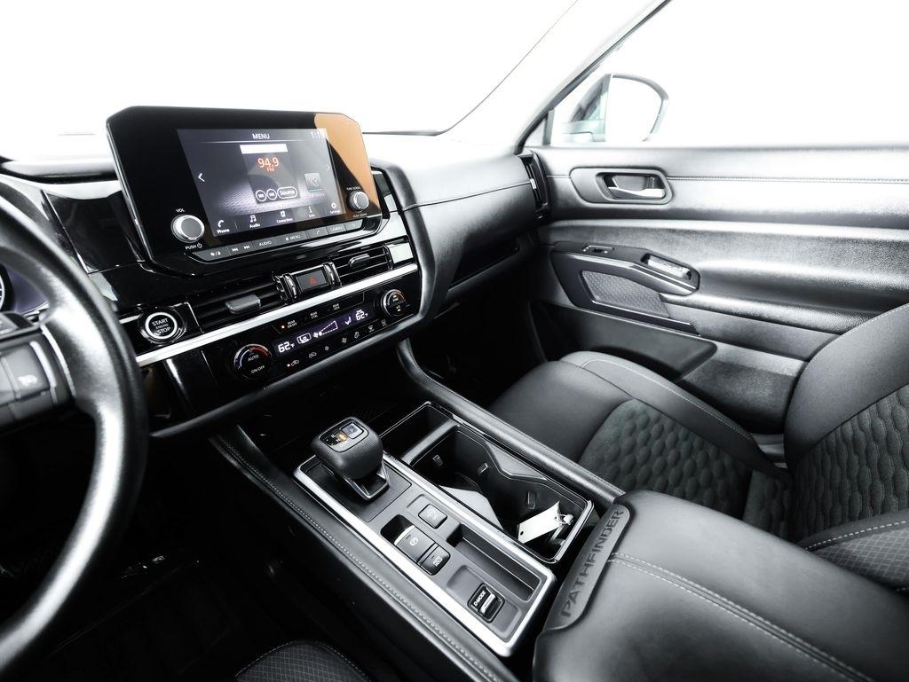 Nissan Pathfinder S 2WD 2022
