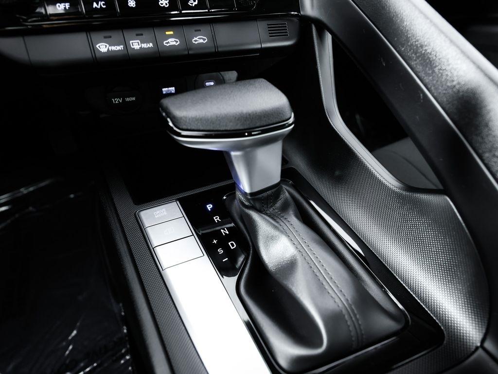 Hyundai Elantra SEL IVT 2024