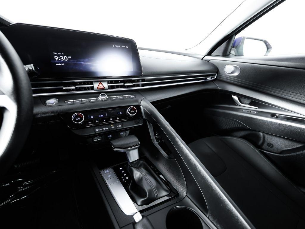 Hyundai Elantra SEL IVT 2024