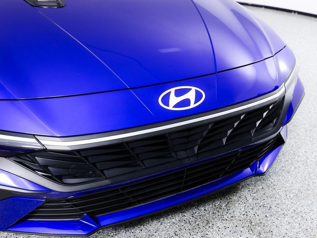 Hyundai Elantra SEL Sport Sedan 2026