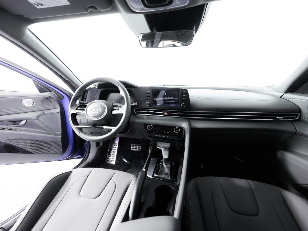 Hyundai Elantra SEL Sport Sedan 2026