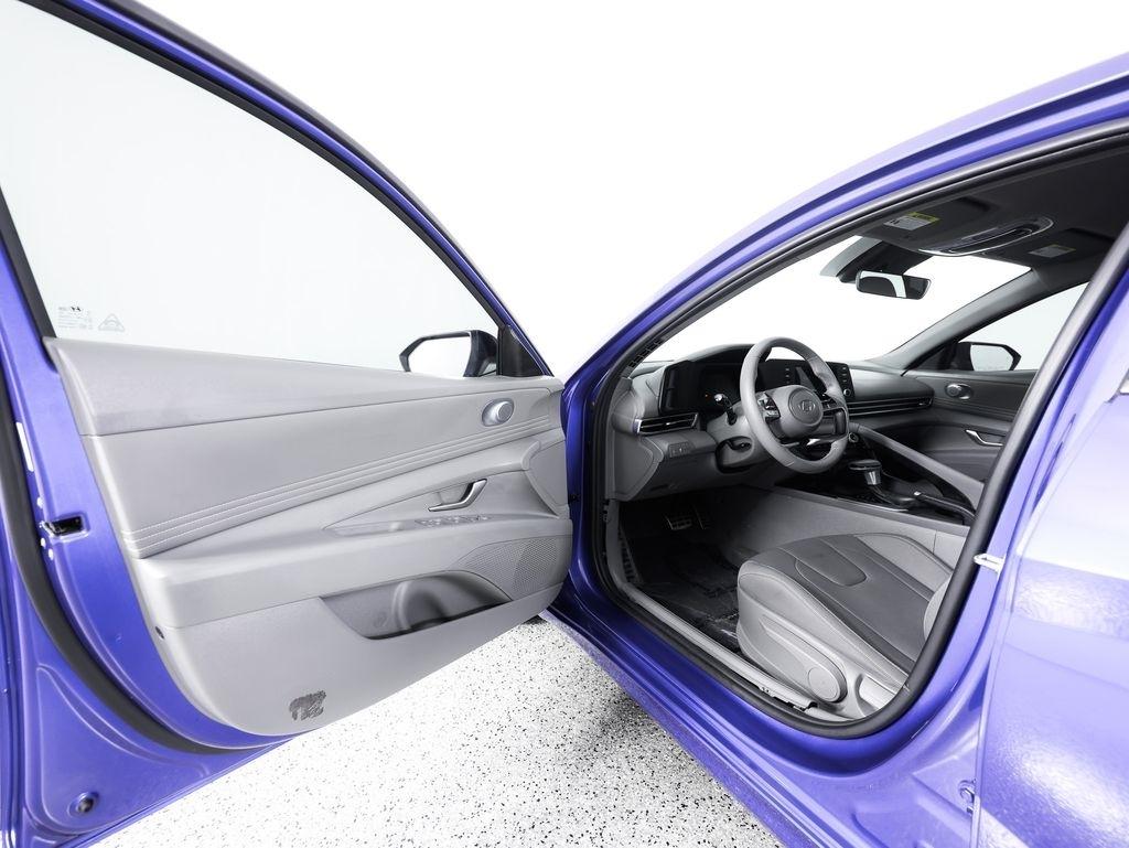 Hyundai Elantra SEL Sport Sedan 2026