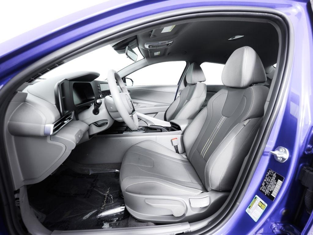 Hyundai Elantra SEL Sport Sedan 2026