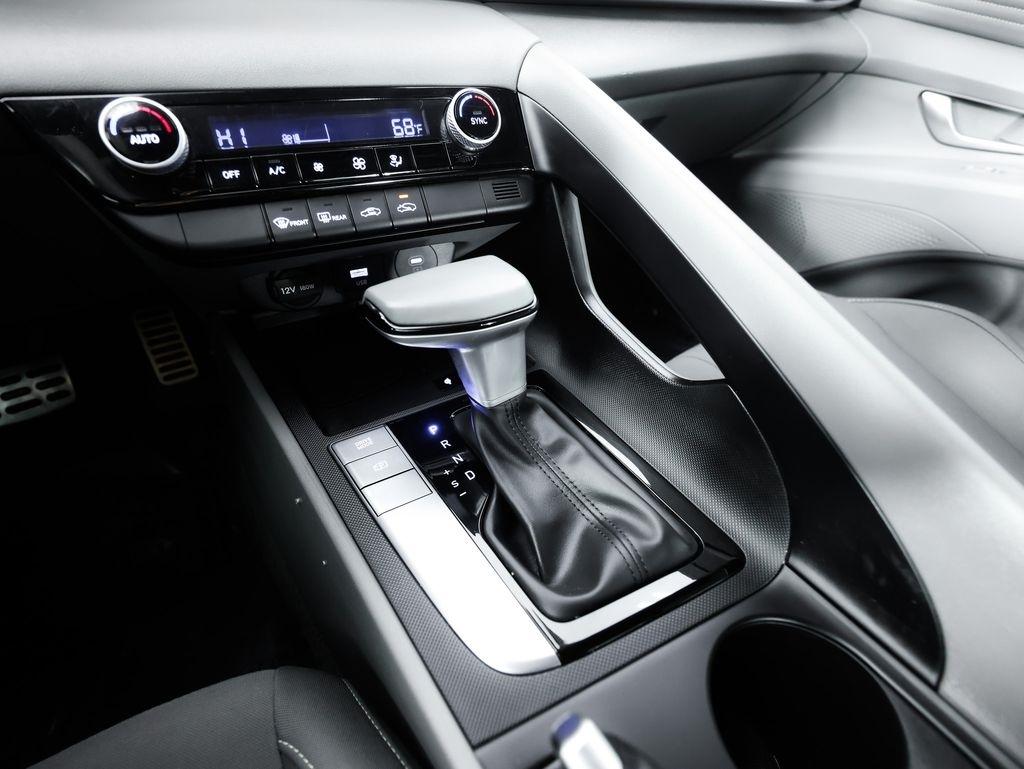 Hyundai Elantra SEL Sport Sedan 2026
