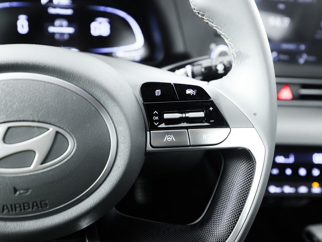 Hyundai Elantra SEL Sport Sedan 2026