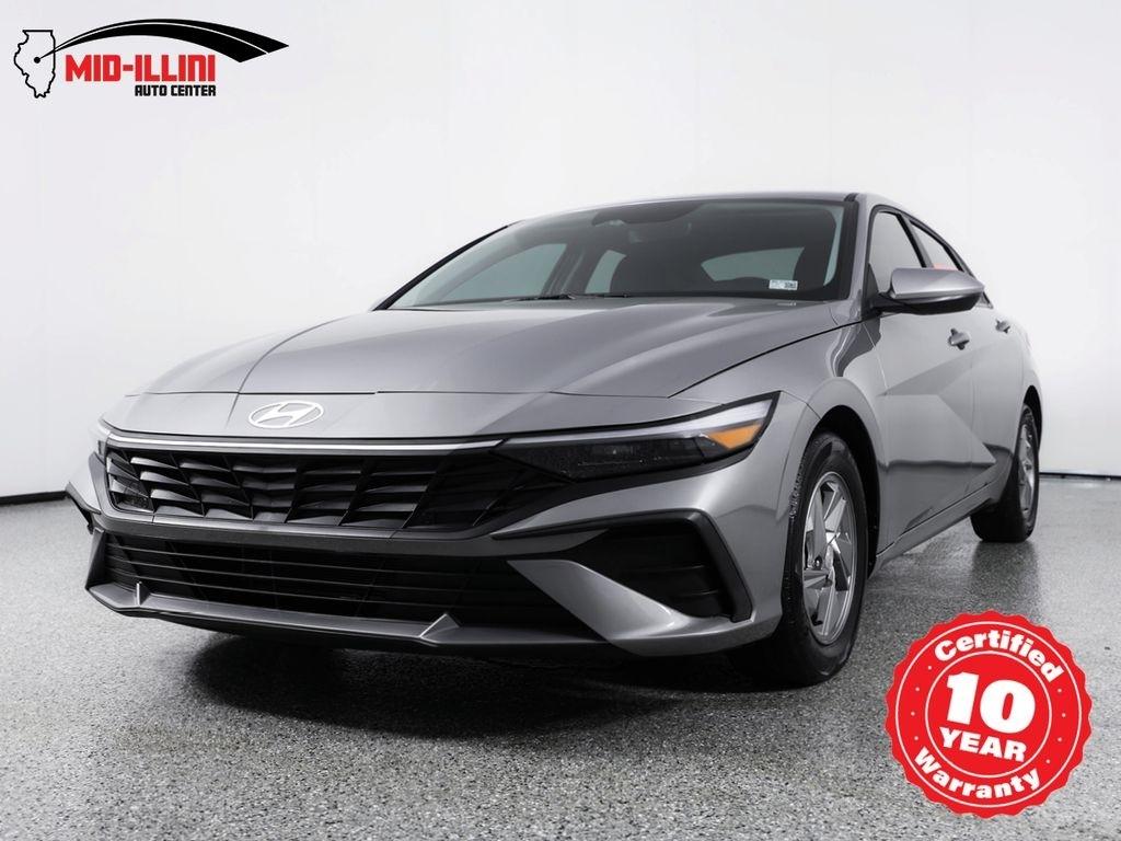 2025 Hyundai Elantra SE IVT