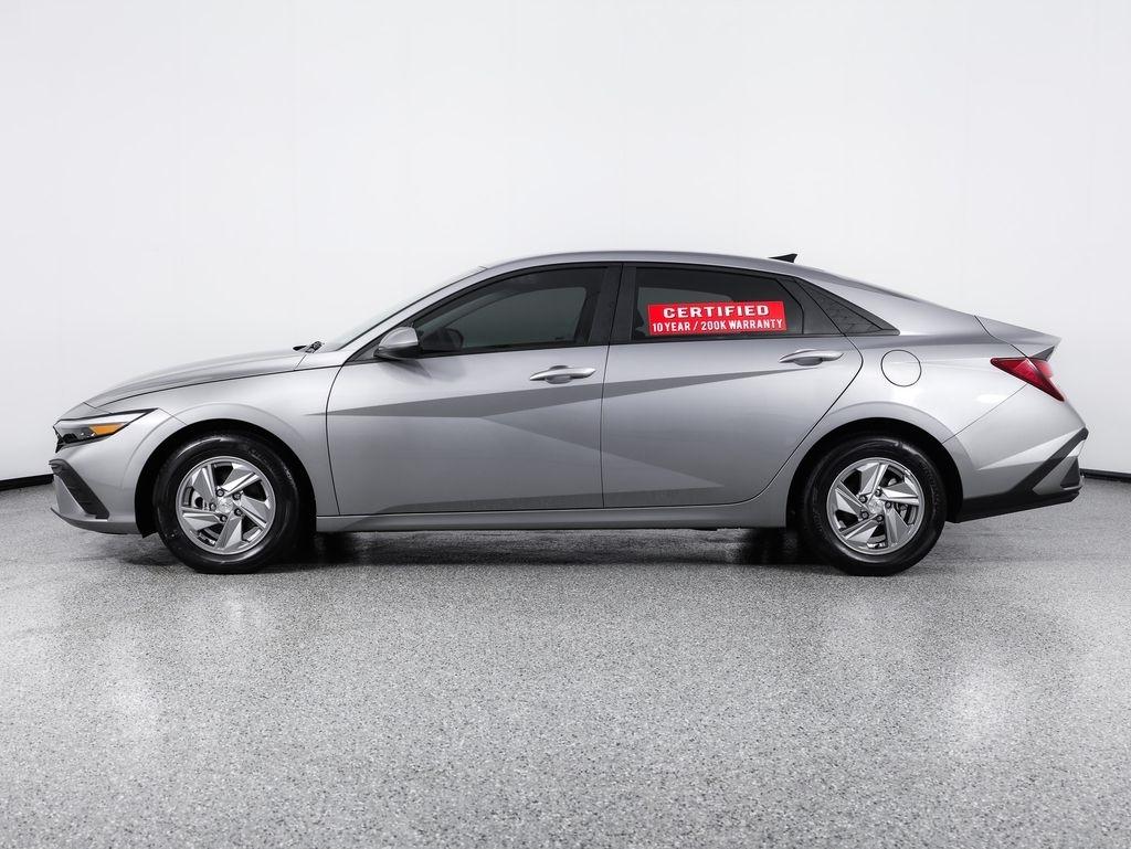 Hyundai Elantra SE IVT 2025