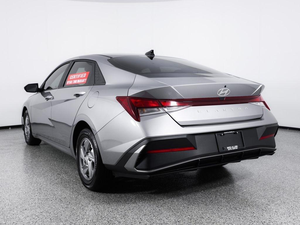 Hyundai Elantra SE IVT 2025