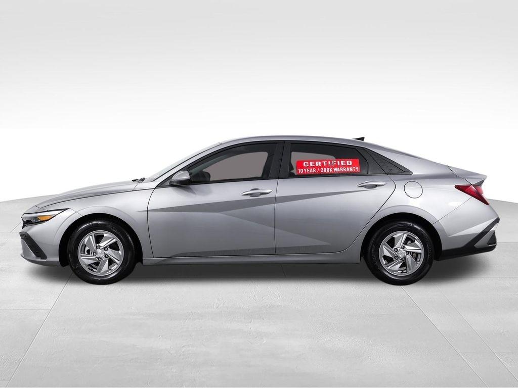 Hyundai Elantra SE IVT 2025