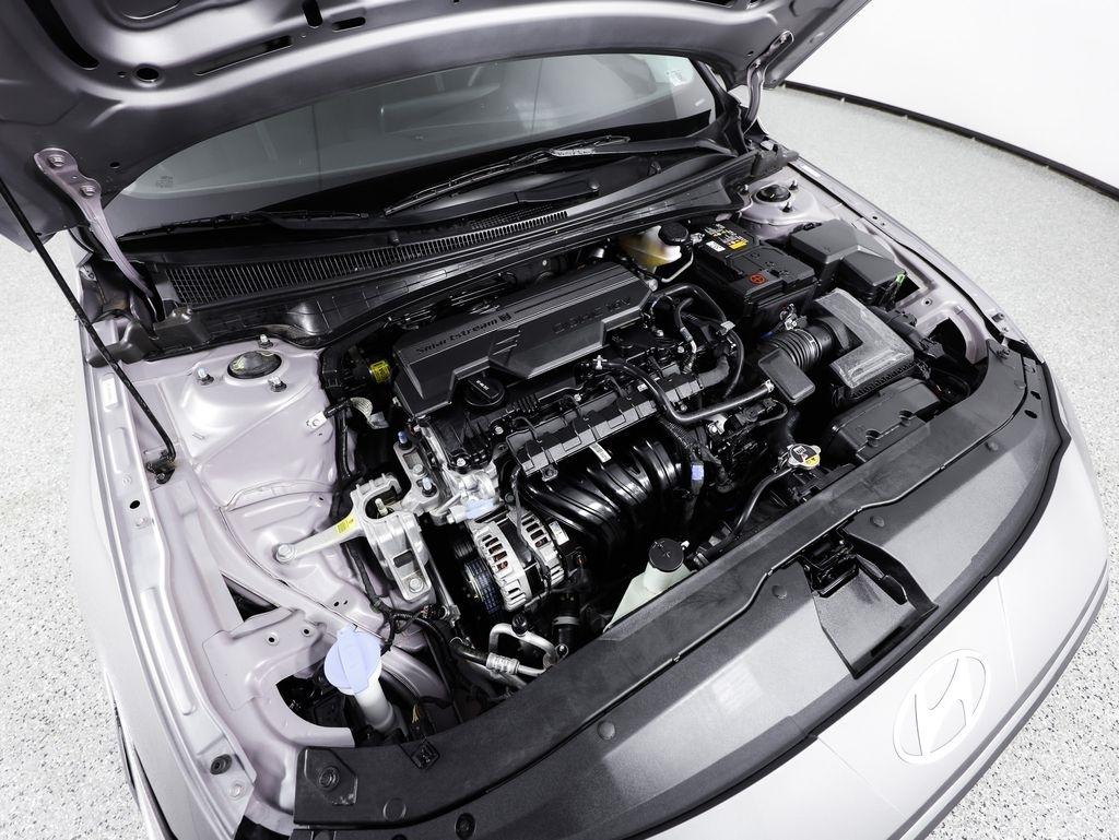 Hyundai Elantra SE IVT 2025