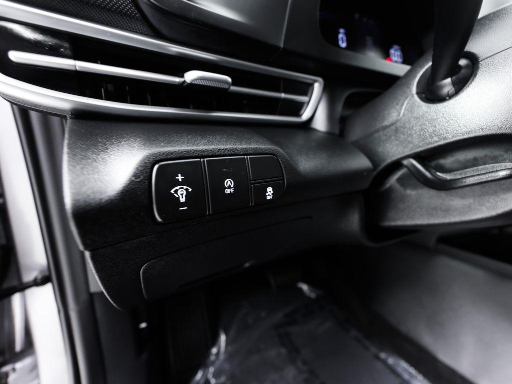 Hyundai Elantra SE IVT 2025