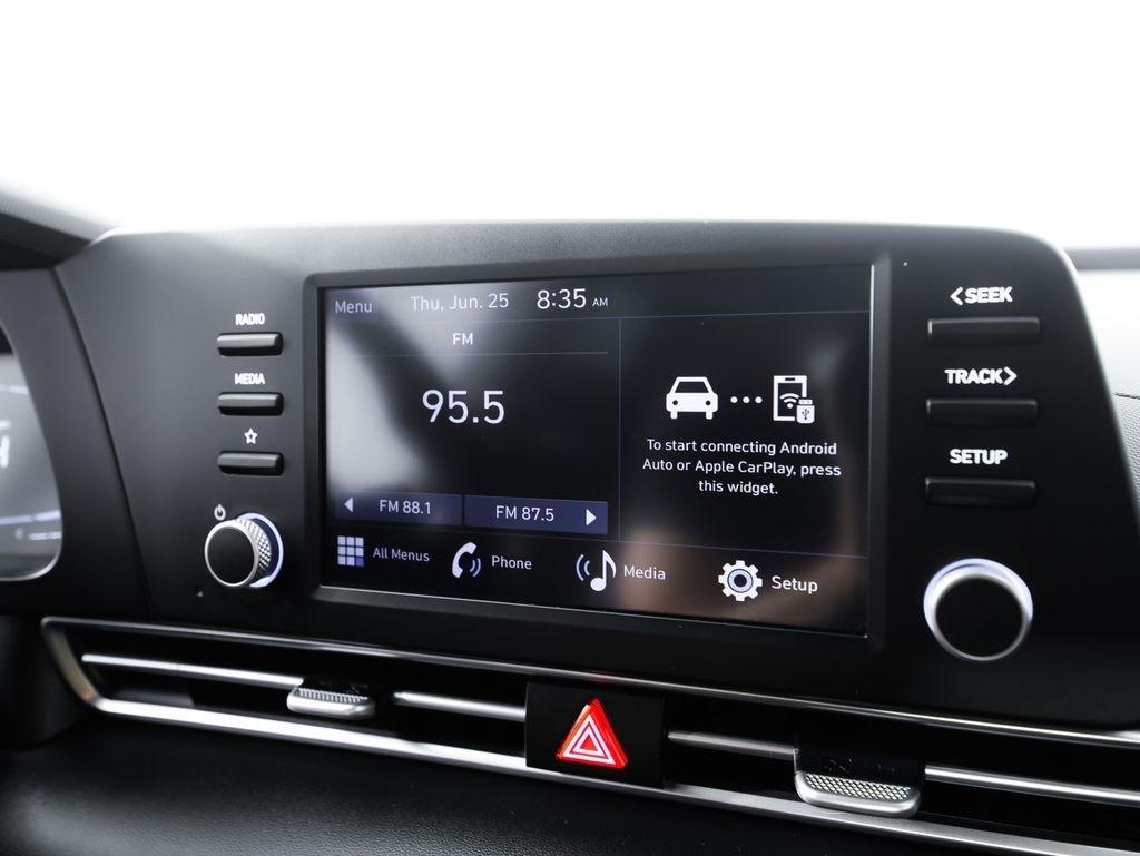 Hyundai Elantra SE IVT 2025