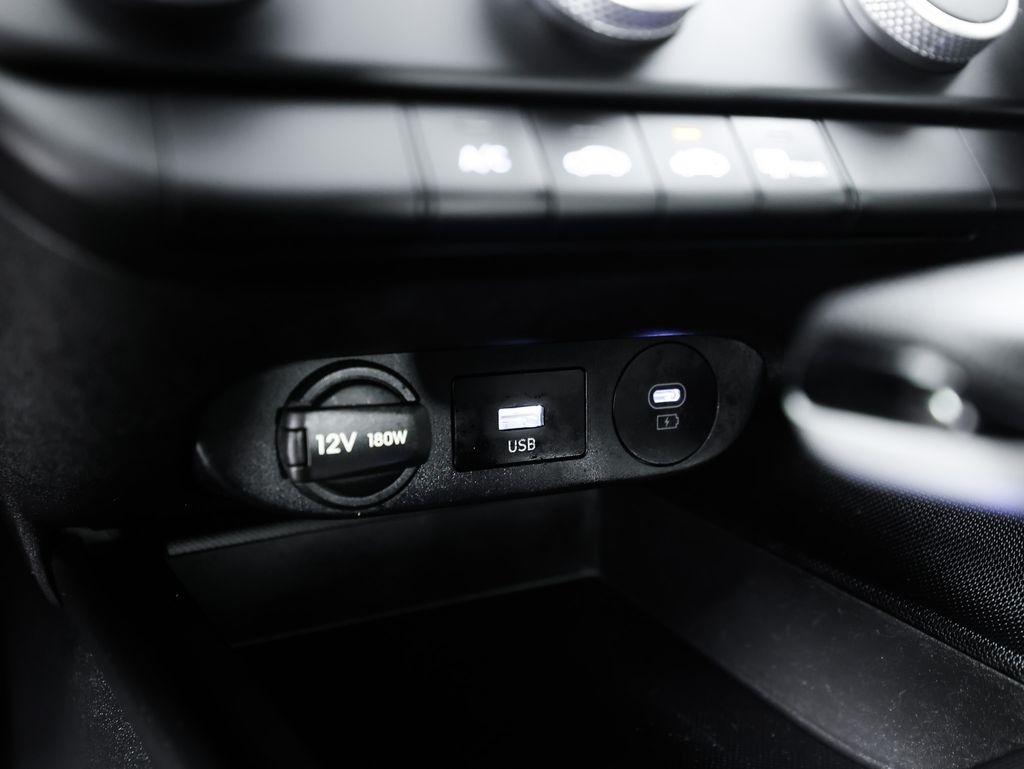 Hyundai Elantra SE IVT 2025