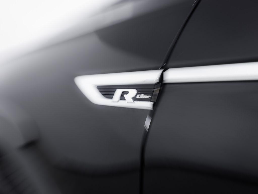 Volkswagen Tiguan 2.0T SE R-Line Black FWD 2021