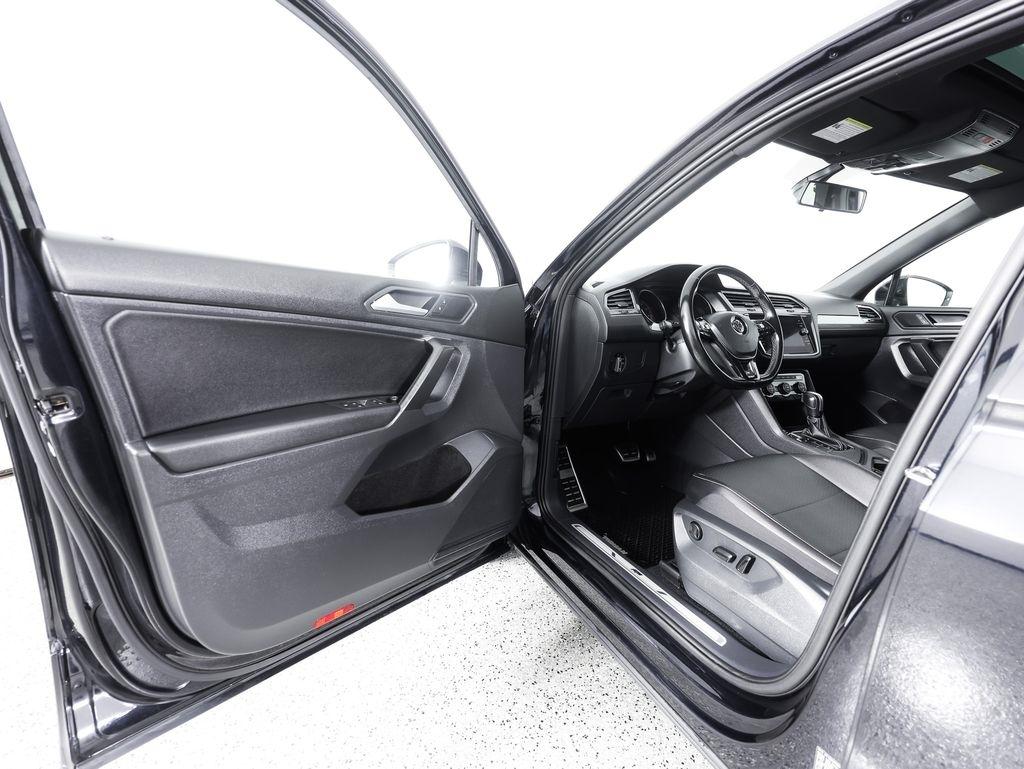 Volkswagen Tiguan 2.0T SE R-Line Black FWD 2021