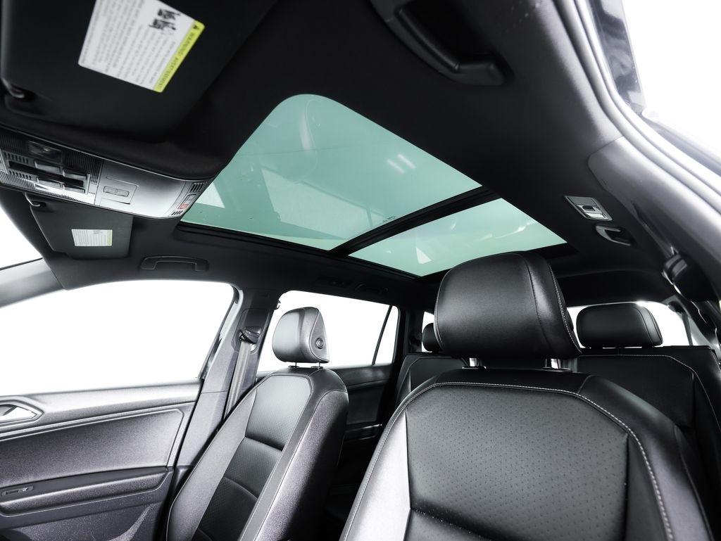 Volkswagen Tiguan 2.0T SE R-Line Black FWD 2021