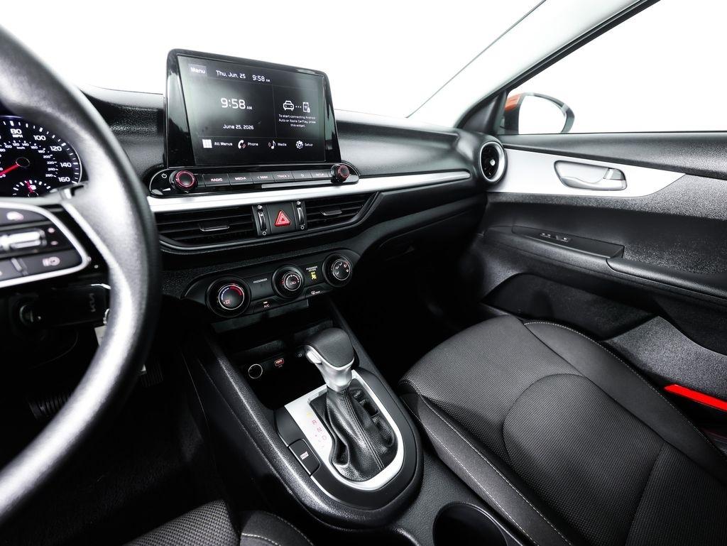 Kia Forte LXS IVT 2024
