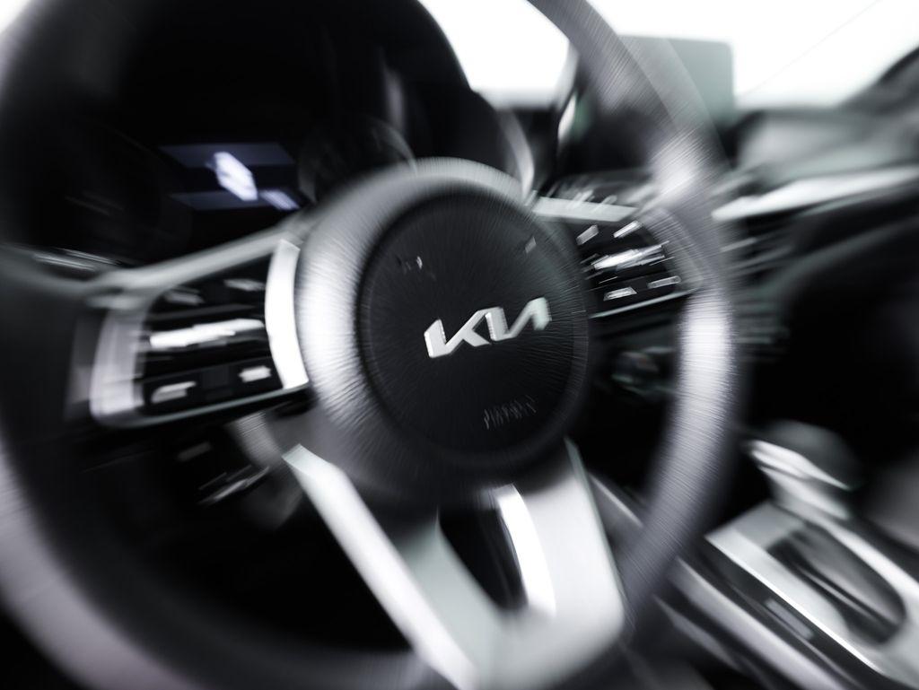 Kia Forte LXS IVT 2024