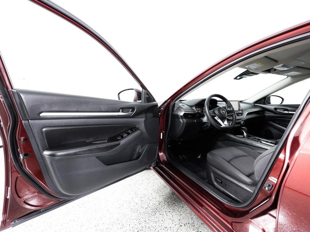 Nissan Altima 2.5 SV Sedan 2023