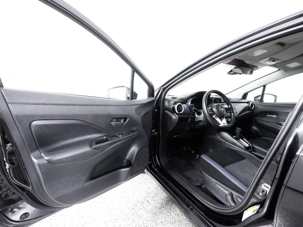 Nissan Versa SV CVT 2023