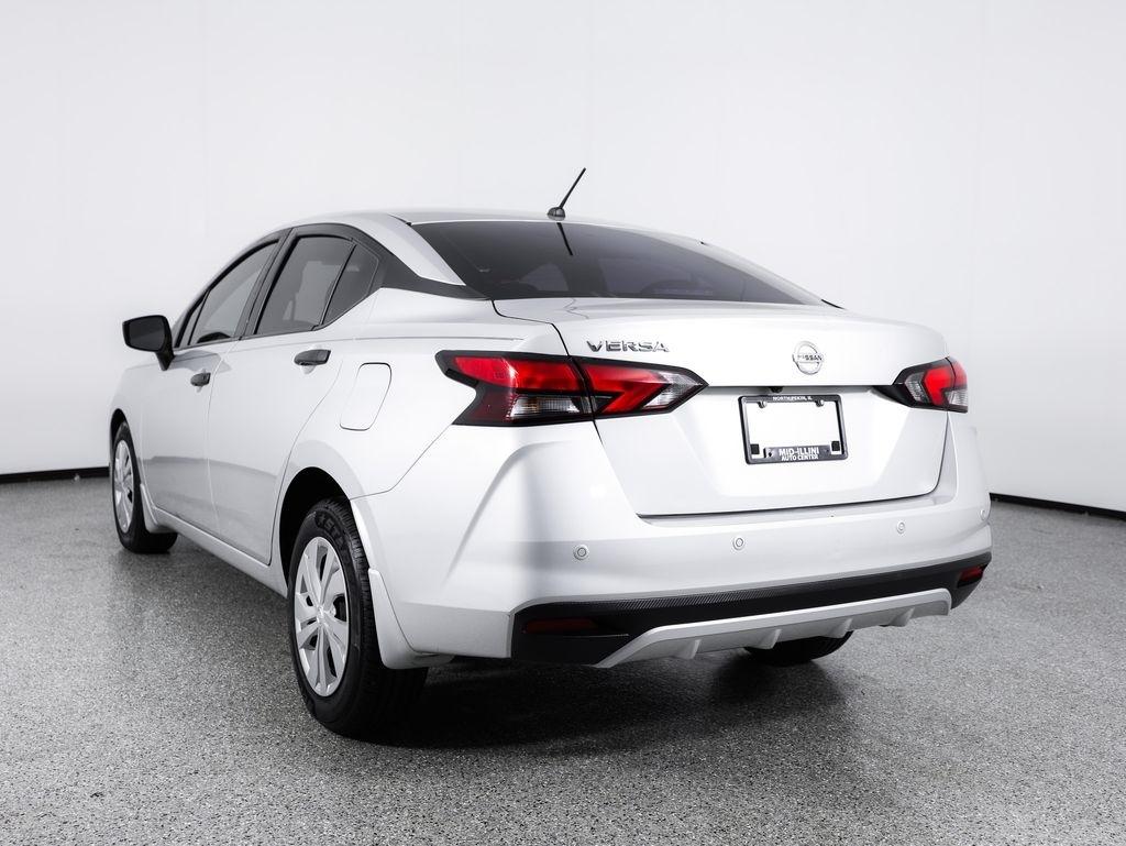 Nissan Versa S CVT 2022