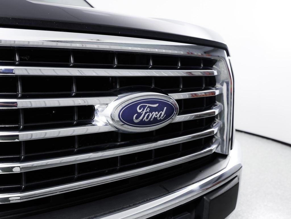 Ford F-150 4WD SuperCrew 145" Lariat 2015