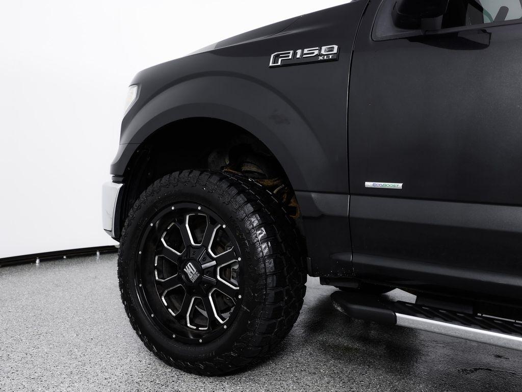 Ford F-150 4WD SuperCrew 145" Lariat 2015