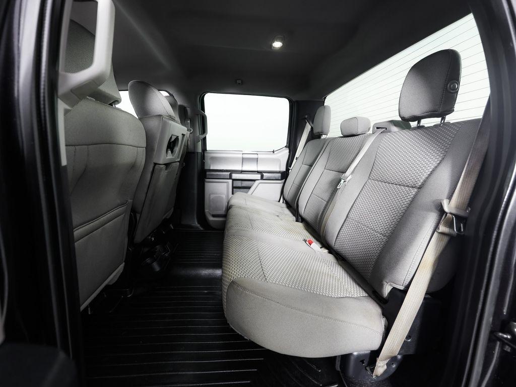 Ford F-150 4WD SuperCrew 145" Lariat 2015