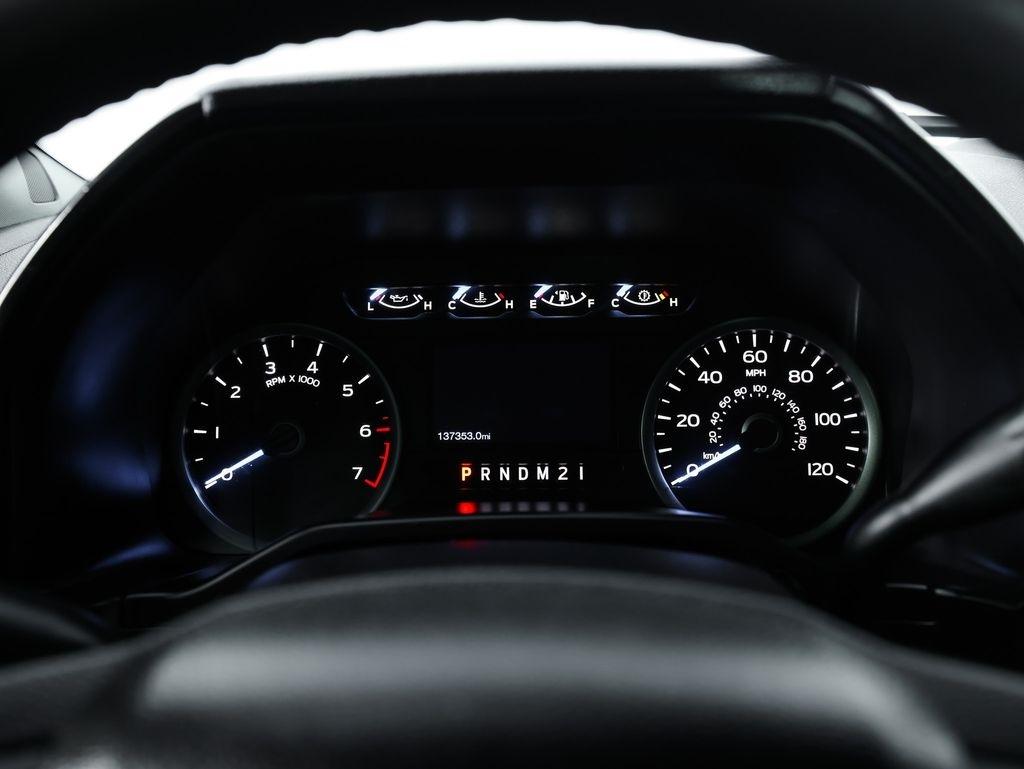 Ford F-150 4WD SuperCrew 145" Lariat 2015