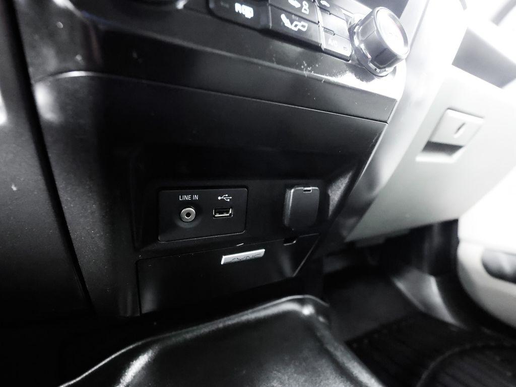 Ford F-150 4WD SuperCrew 145" Lariat 2015