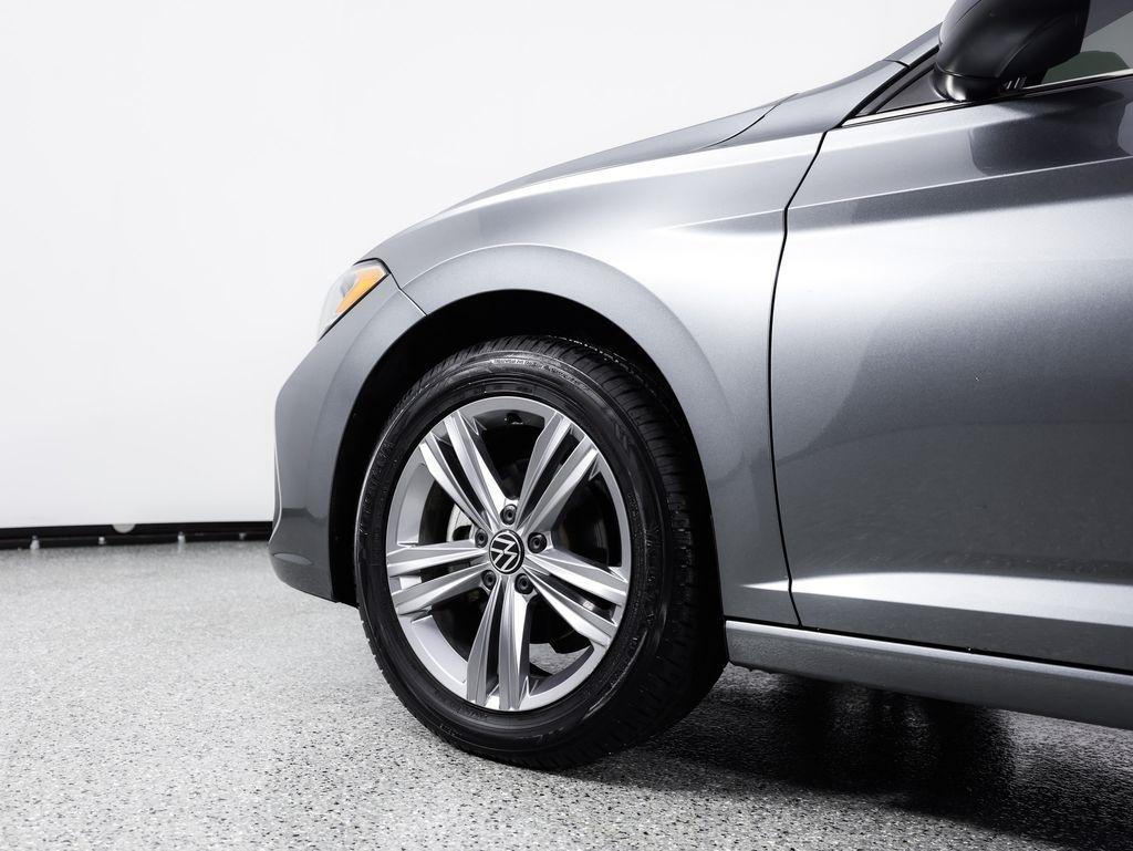 Volkswagen Jetta SE Auto 2022