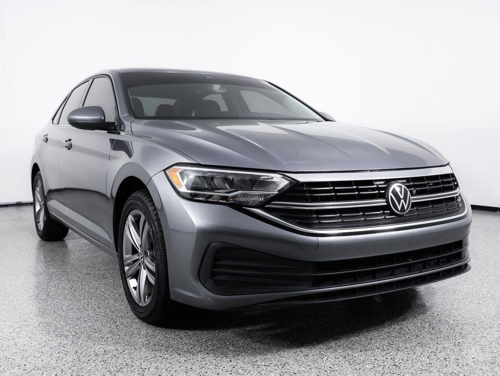 Volkswagen Jetta SE Auto 2022