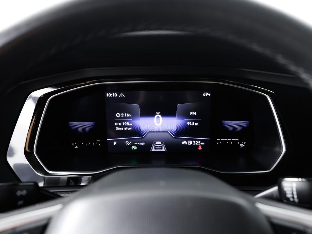 Volkswagen Jetta SE Auto 2022