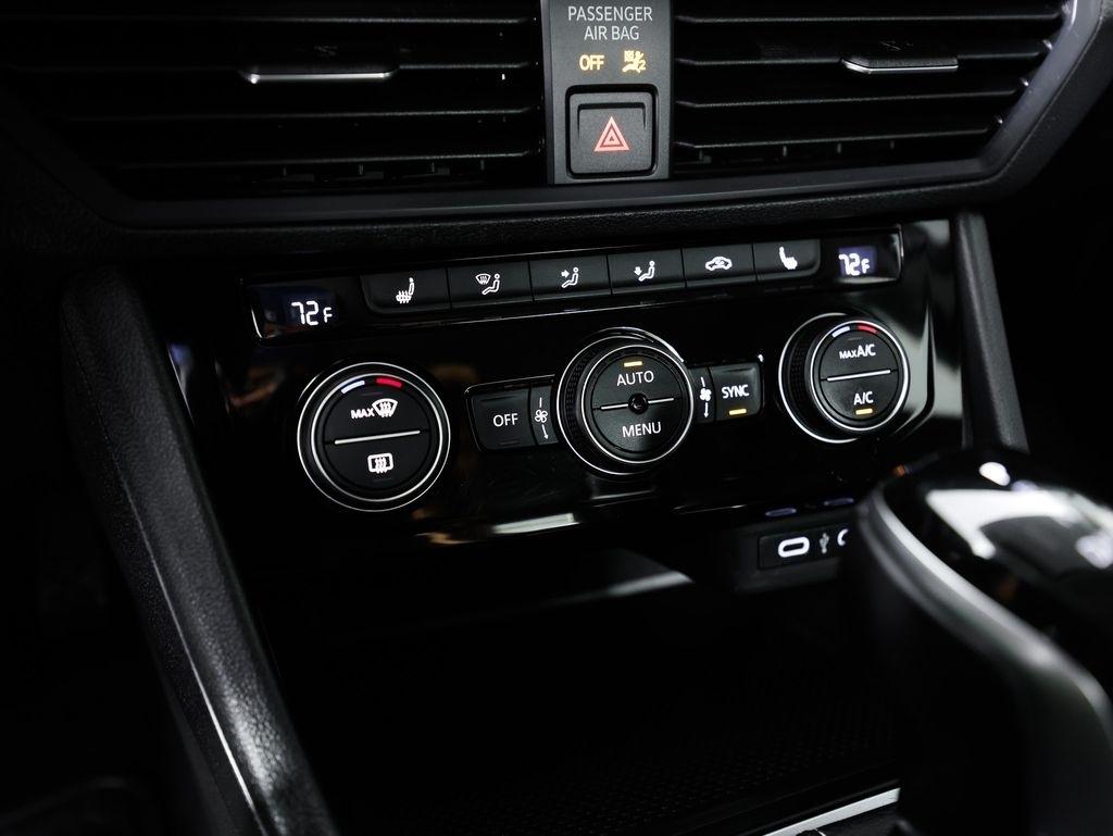 Volkswagen Jetta SE Auto 2022
