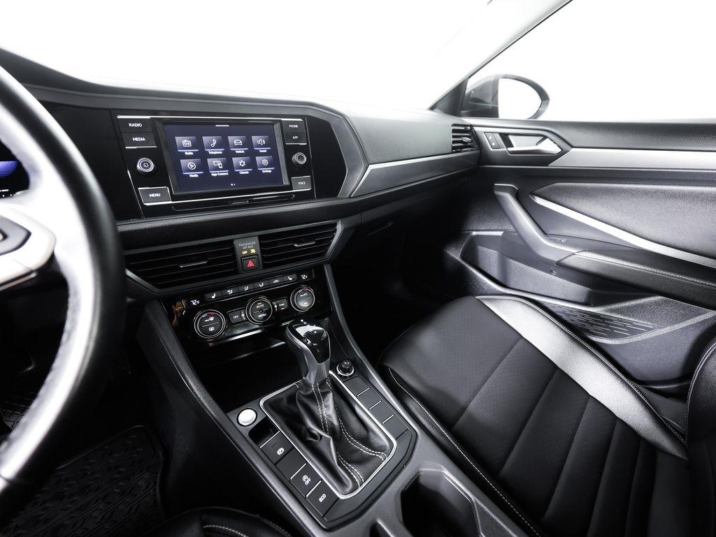 Volkswagen Jetta SE Auto 2022