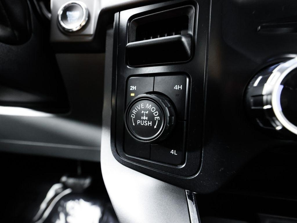 Ford F-150 XLT 4WD SuperCrew 5.5' Box 2025